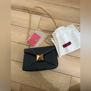 Designer ❤️inspired Black Leather Crossbody Bag gold chain